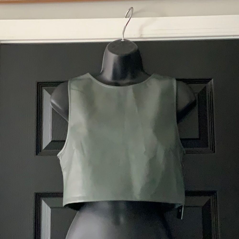 NWT Kirous Faux Leather Crop Top Large 💎